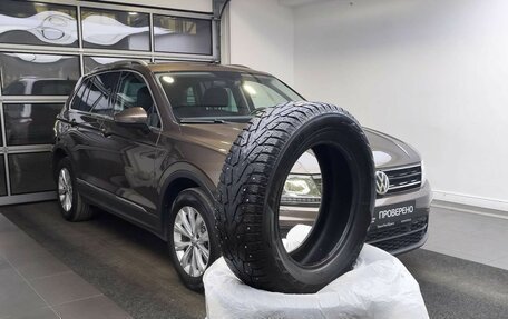 Volkswagen Tiguan II, 2018 год, 2 930 000 рублей, 23 фотография