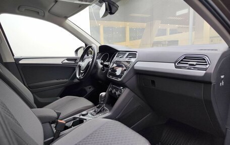 Volkswagen Tiguan II, 2018 год, 2 930 000 рублей, 13 фотография