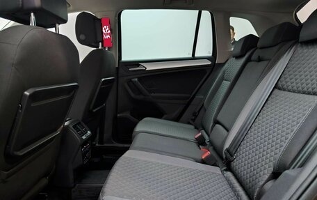 Volkswagen Tiguan II, 2018 год, 2 930 000 рублей, 15 фотография