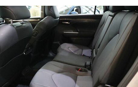 Toyota Highlander, 2025 год, 6 780 000 рублей, 12 фотография