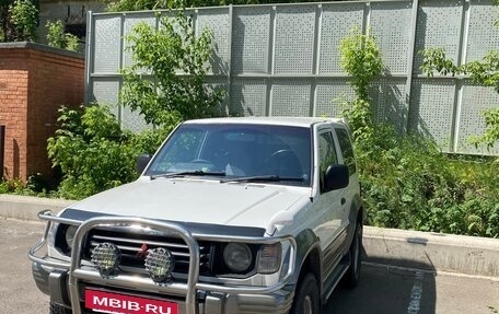 Mitsubishi Pajero III рестайлинг, 1996 год, 990 000 рублей, 3 фотография