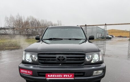 Toyota Land Cruiser 100 рестайлинг 2, 2006 год, 1 700 000 рублей, 2 фотография