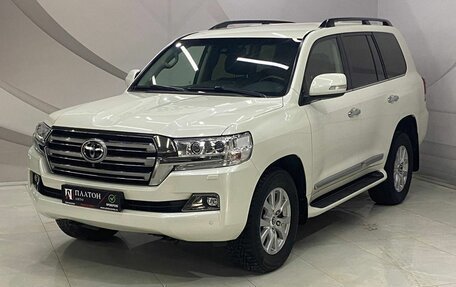 Toyota Land Cruiser 200, 2016 год, 6 150 000 рублей, 1 фотография