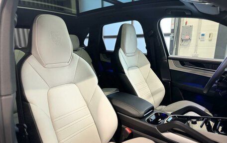 Porsche Cayenne III, 2024 год, 19 400 000 рублей, 15 фотография