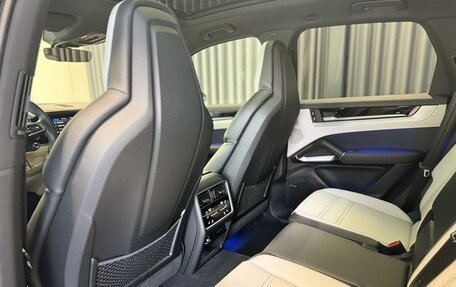 Porsche Cayenne III, 2024 год, 19 400 000 рублей, 17 фотография