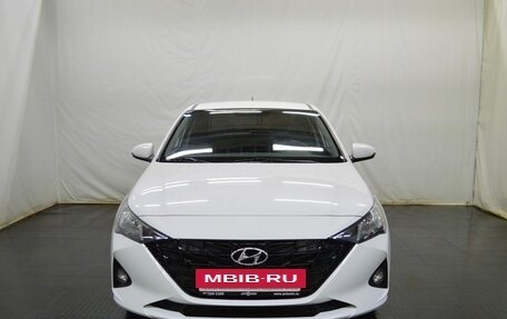 Hyundai Solaris II рестайлинг, 2022 год, 1 672 000 рублей, 2 фотография