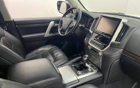 Toyota Land Cruiser 200, 2016 год, 6 150 000 рублей, 16 фотография