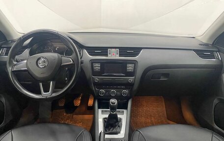 Toyota Land Cruiser 200, 2016 год, 6 150 000 рублей, 10 фотография