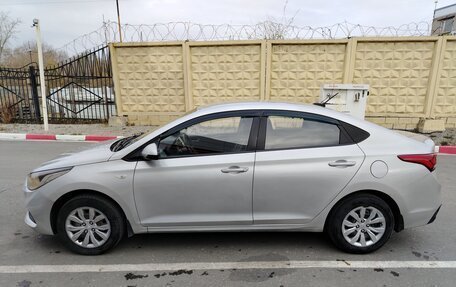 Hyundai Solaris II рестайлинг, 2017 год, 620 000 рублей, 4 фотография