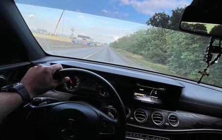 Mercedes-Benz E-Класс, 2016 год, 2 750 000 рублей, 21 фотография