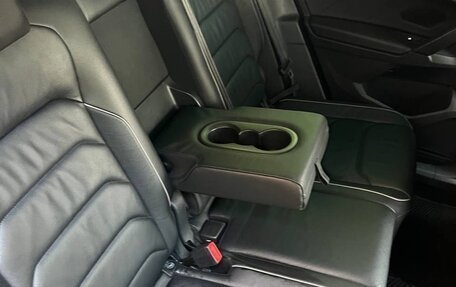 Volkswagen Tiguan II, 2019 год, 2 490 000 рублей, 21 фотография