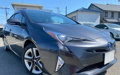 Toyota Prius IV XW50, 2019 год, 1 440 000 рублей, 6 фотография