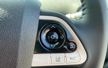 Toyota Prius IV XW50, 2019 год, 1 440 000 рублей, 17 фотография