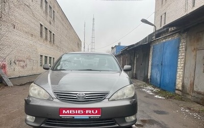 Toyota Camry V40, 2005 год, 725 000 рублей, 1 фотография