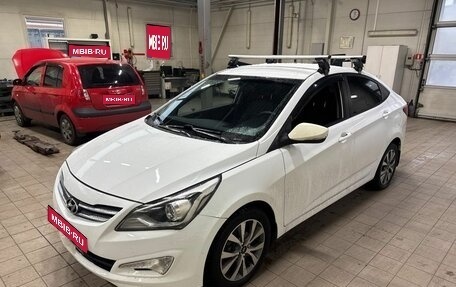 Hyundai Solaris II рестайлинг, 2015 год, 900 000 рублей, 1 фотография