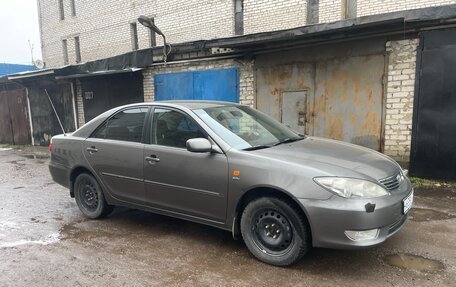 Toyota Camry V40, 2005 год, 725 000 рублей, 2 фотография