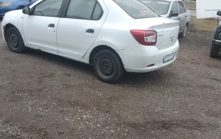 Renault Logan II, 2017 год, 299 000 рублей, 2 фотография