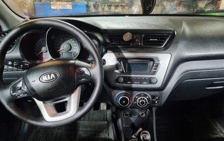 KIA Rio III рестайлинг, 2015 год, 670 000 рублей, 10 фотография