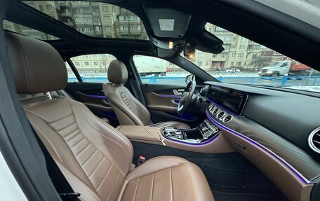 Mercedes-Benz E-Класс, 2018 год, 3 600 000 рублей, 13 фотография