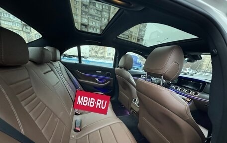 Mercedes-Benz E-Класс, 2018 год, 3 600 000 рублей, 14 фотография