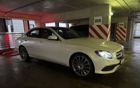 Mercedes-Benz E-Класс, 2018 год, 3 600 000 рублей, 17 фотография