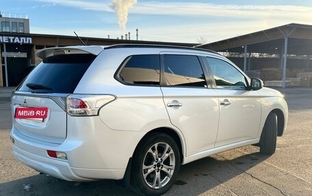 Mitsubishi Outlander III рестайлинг 3, 2012 год, 1 350 000 рублей, 5 фотография