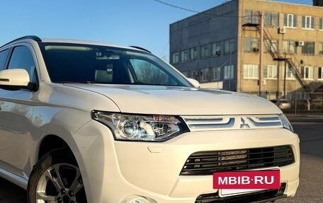Mitsubishi Outlander III рестайлинг 3, 2012 год, 1 350 000 рублей, 3 фотография