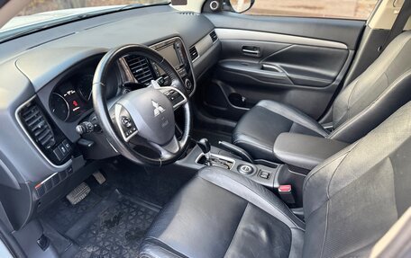 Mitsubishi Outlander III рестайлинг 3, 2012 год, 1 350 000 рублей, 8 фотография