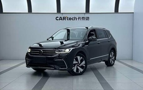 Volkswagen Tiguan II, 2023 год, 4 353 500 рублей, 1 фотография