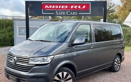 Volkswagen Multivan T6 рестайлинг, 2021 год, 6 100 000 рублей, 2 фотография