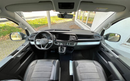 Volkswagen Multivan T6 рестайлинг, 2021 год, 6 100 000 рублей, 9 фотография