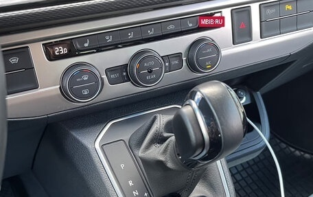 Volkswagen Multivan T6 рестайлинг, 2021 год, 6 100 000 рублей, 13 фотография