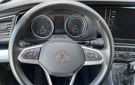 Volkswagen Multivan T6 рестайлинг, 2021 год, 6 100 000 рублей, 16 фотография