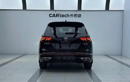 Volkswagen Tiguan II, 2023 год, 4 353 500 рублей, 3 фотография