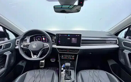 Volkswagen Tiguan II, 2023 год, 4 353 500 рублей, 6 фотография