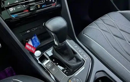 Volkswagen Tiguan II, 2023 год, 4 353 500 рублей, 9 фотография