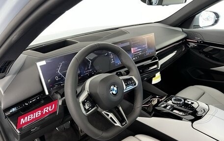 BMW 5 серия, 2025 год, 10 695 560 рублей, 12 фотография