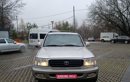 Toyota Land Cruiser 100 рестайлинг 2, 2000 год, 1 300 000 рублей, 1 фотография