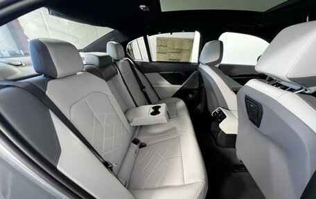 BMW 5 серия, 2025 год, 10 695 560 рублей, 37 фотография