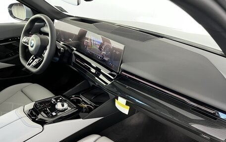 BMW 5 серия, 2025 год, 10 695 560 рублей, 40 фотография