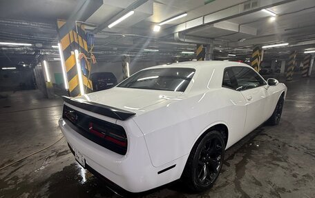 Dodge Challenger III рестайлинг 2, 2019 год, 2 680 000 рублей, 5 фотография