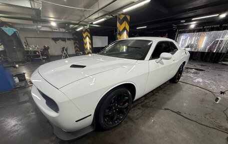 Dodge Challenger III рестайлинг 2, 2019 год, 2 680 000 рублей, 6 фотография