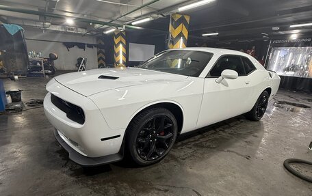 Dodge Challenger III рестайлинг 2, 2019 год, 2 680 000 рублей, 11 фотография