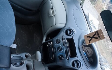 Toyota Vitz, 2001 год, 320 000 рублей, 3 фотография