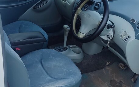 Toyota Vitz, 2001 год, 320 000 рублей, 4 фотография