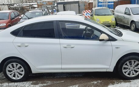 Hyundai Solaris II рестайлинг, 2019 год, 870 000 рублей, 5 фотография