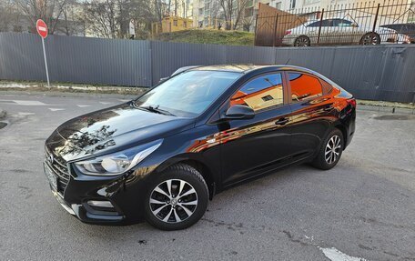 Hyundai Solaris II рестайлинг, 2017 год, 1 280 000 рублей, 2 фотография