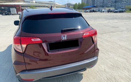 Honda Vezel, 2015 год, 1 700 000 рублей, 14 фотография
