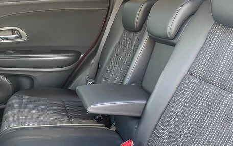 Honda Vezel, 2015 год, 1 700 000 рублей, 38 фотография