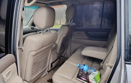 Toyota Land Cruiser 100 рестайлинг 2, 2000 год, 1 300 000 рублей, 10 фотография